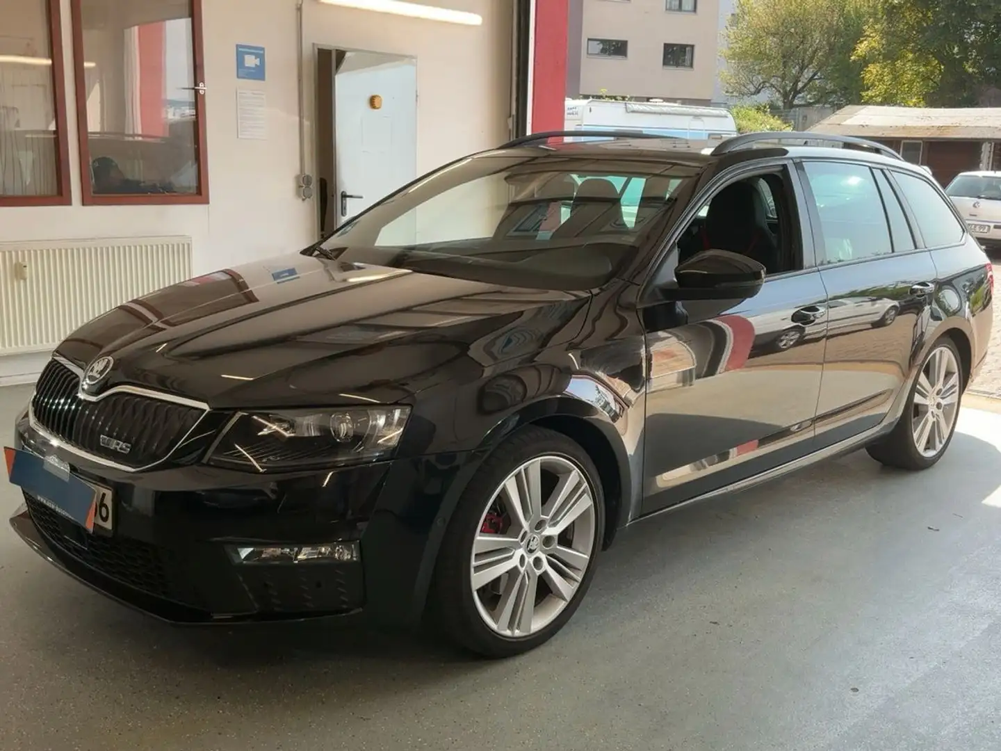 Skoda Octavia Combi RS 2HAND/AHK/PANO/ACC Noir - 1