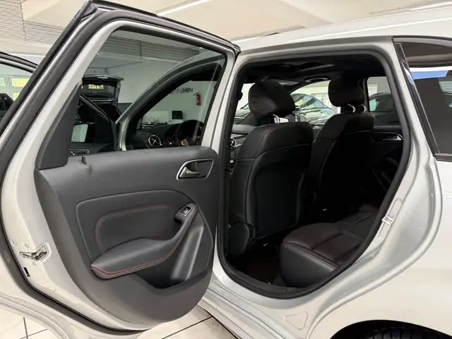 Mercedes-Benz B Class view 9