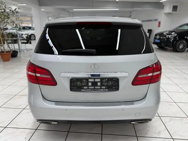 Mercedes-Benz B Class view 4