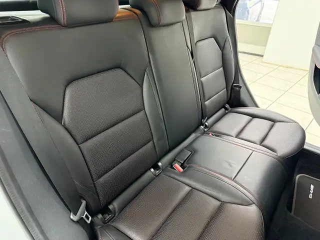 Mercedes-Benz B Class view 13