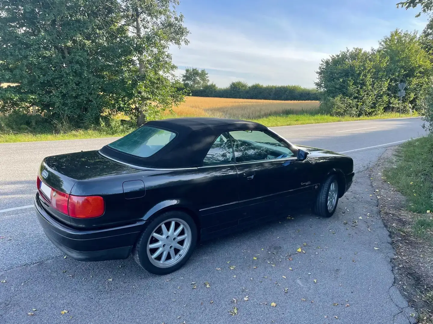 Audi Cabriolet 2.3 - 5 Zylinder - 98 kW - Schaltgetriebe Negro - 2