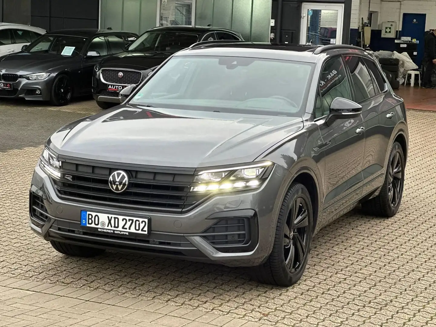 Volkswagen Touareg R-Line 4Motion Panorama Voll... Grau - 2