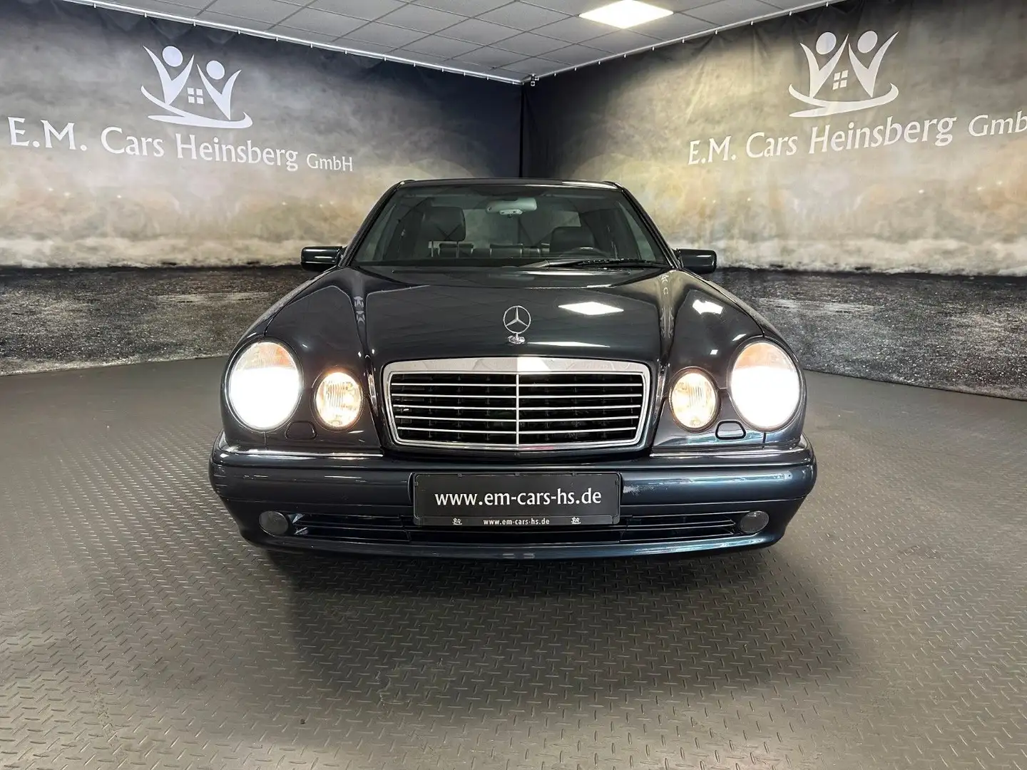 Mercedes-Benz E 50 AMG AMG V8  -1 von 2960- Schiebedach Autom. Noir - 2