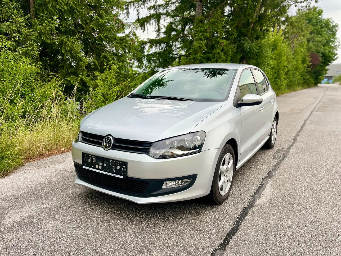 Volkswagen Polo 4FRIENDS 1,2b nur 40.000km 1 Besitzer Silber - 1