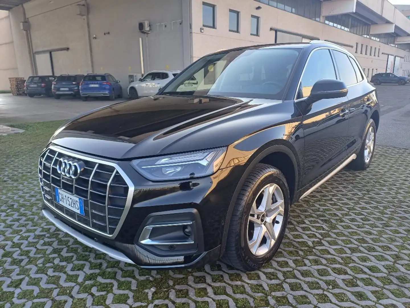 Audi Q5 40 TDI 204 CV quattro S tronic Business Advanced Noir - 2