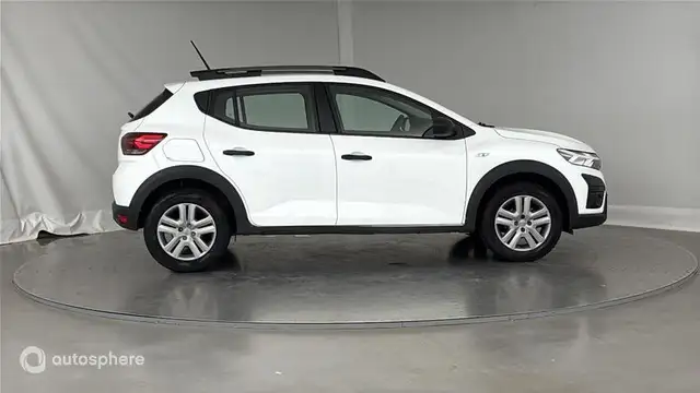 Dacia Sandero view 4
