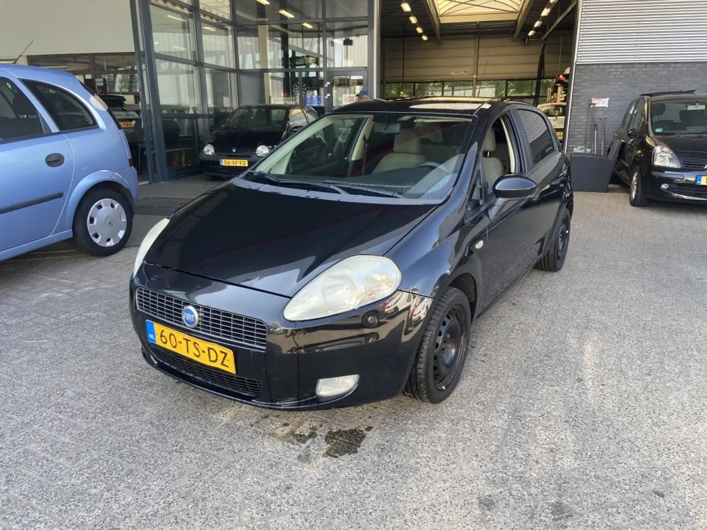 Fiat Grande Punto 1.2 Dynamic Schwarz - 1
