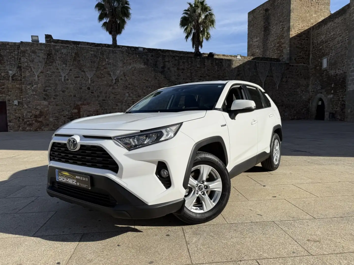 Toyota RAV 4 2.5 hybrid 2WD Business Blanc - 1