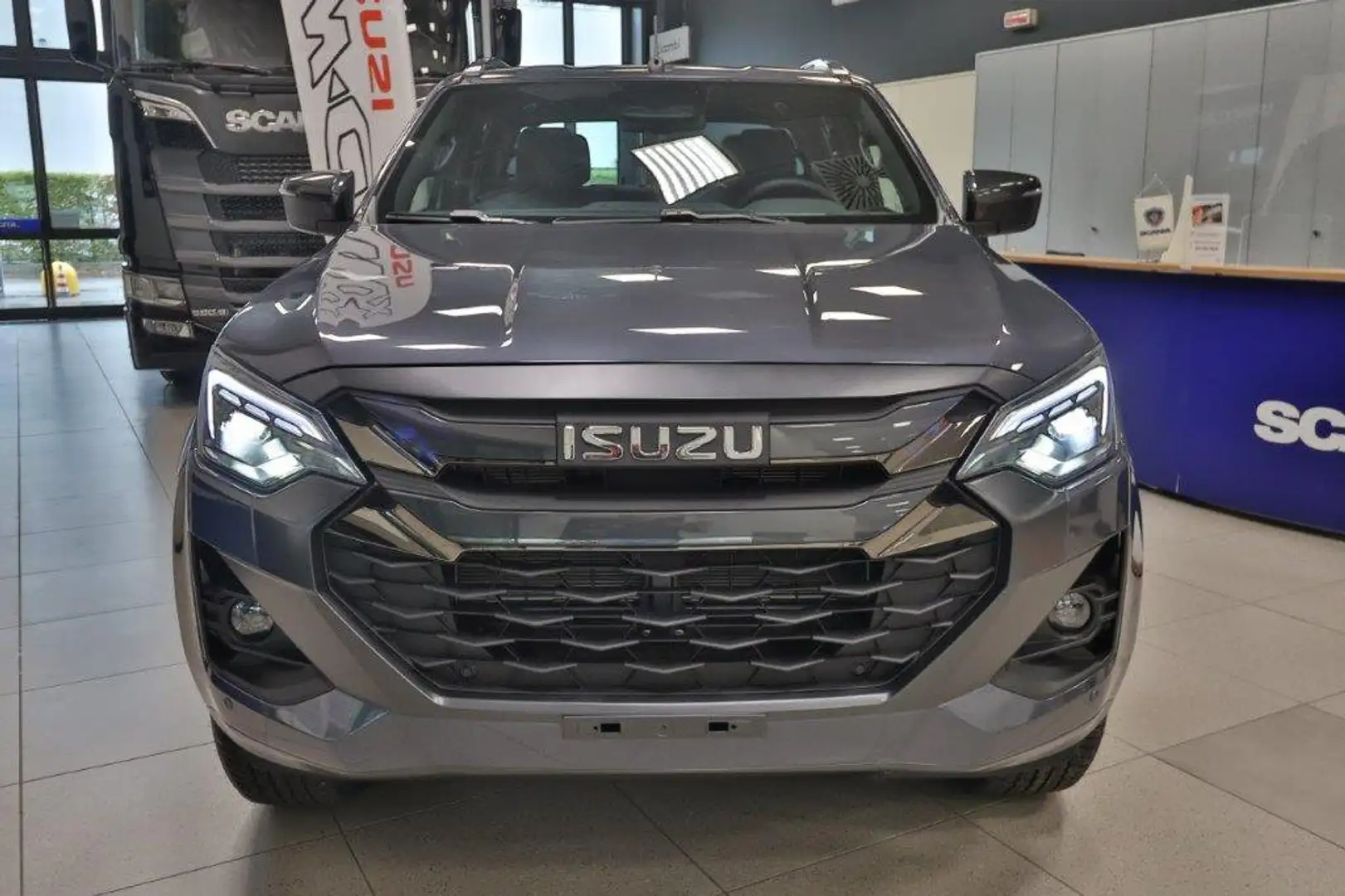 Isuzu PICK UP 1.9 aut. Crew Nitro Sport Cab Bianco - 2