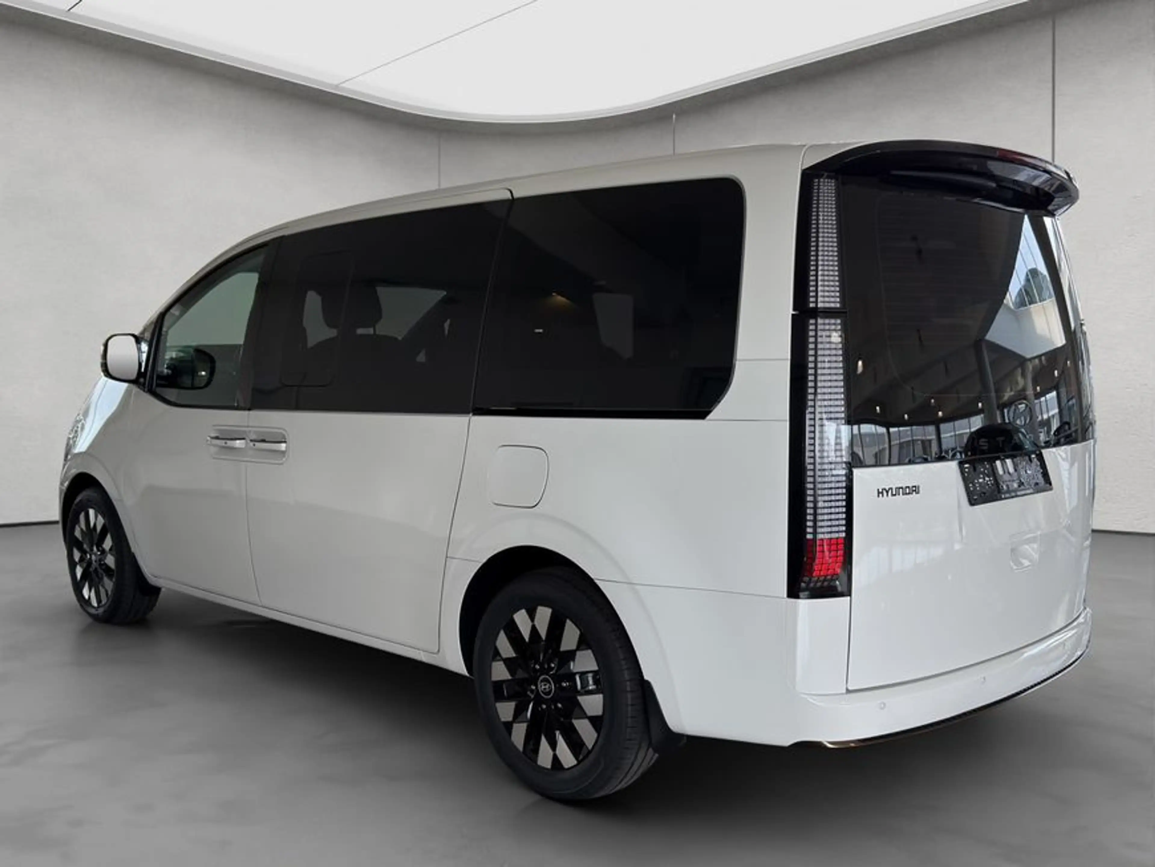 Hyundai STARIA STARIA 1.6 T-GDI HEV Signature 118 kW, 5-türig — photo 3