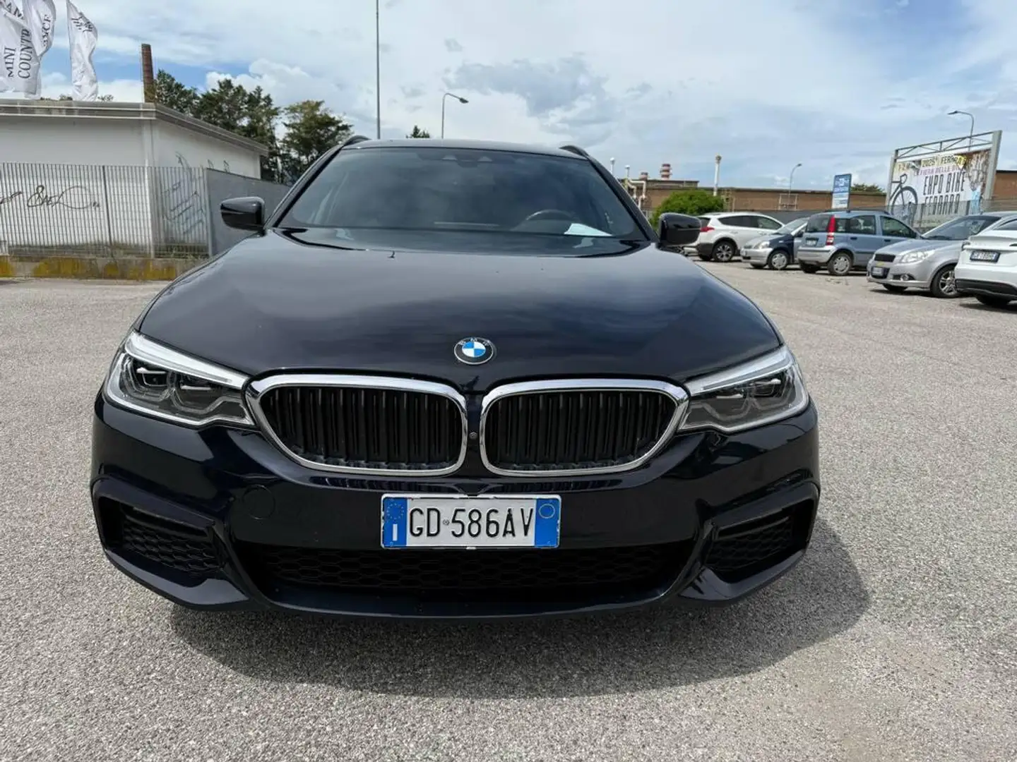 BMW 520 d Touring mhev 48V xdrive Msport auto Nero - 2