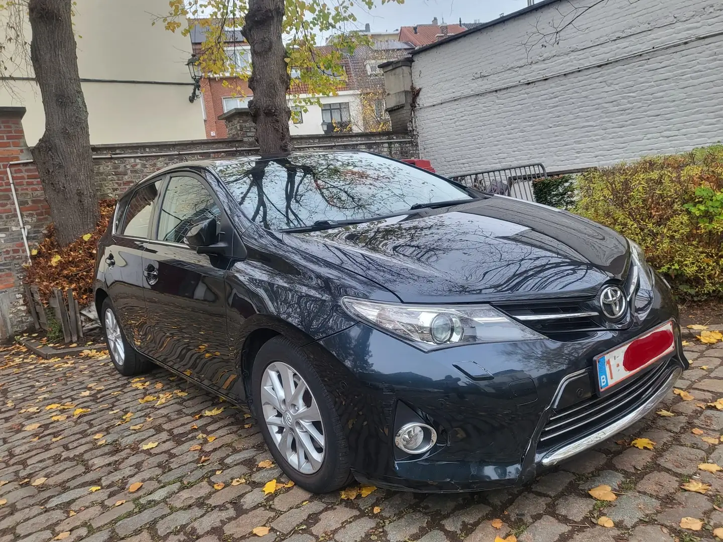 Toyota Auris Auris 2.0 D-4D Lounge Noir - 1