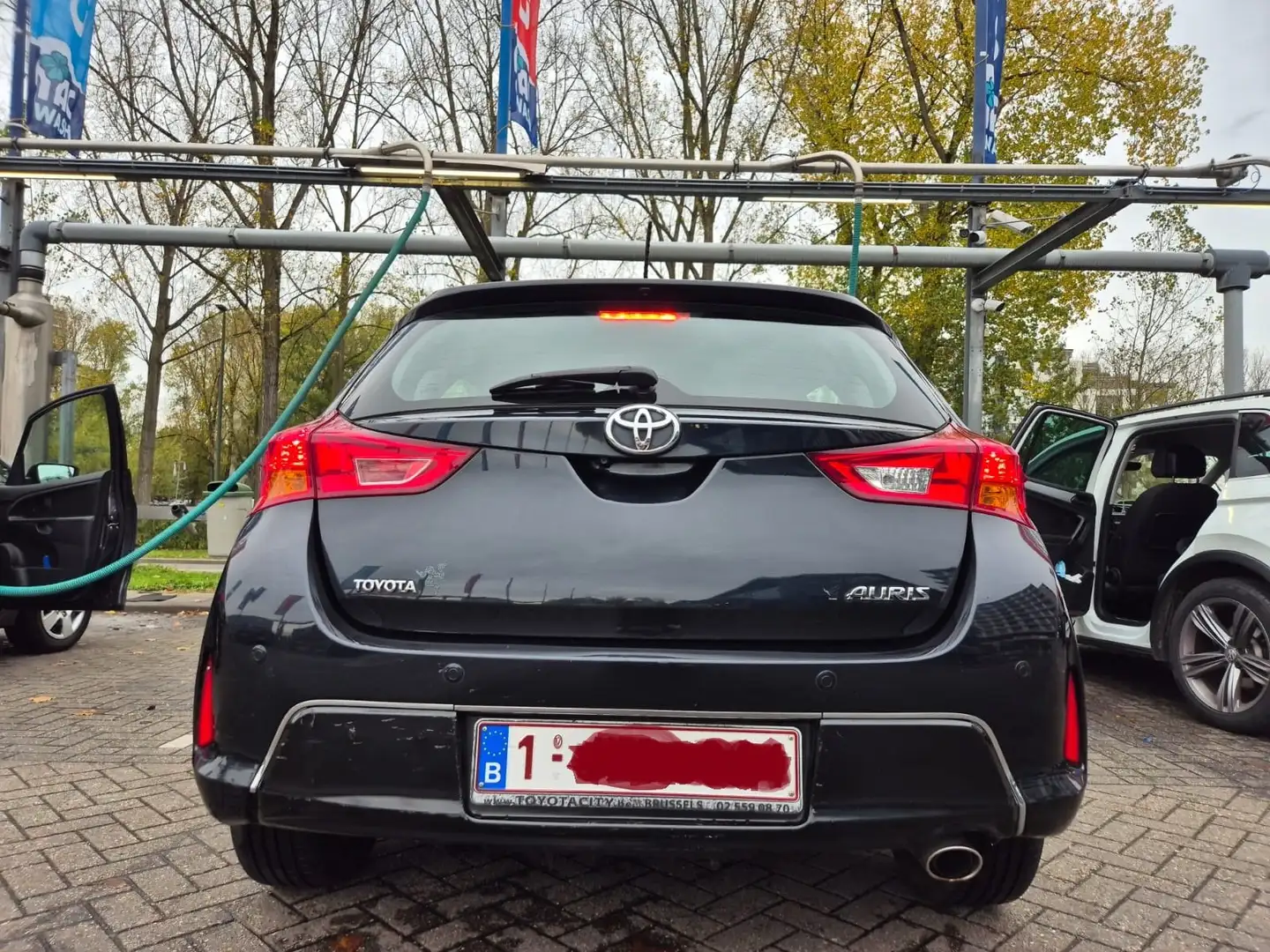 Toyota Auris Auris 2.0 D-4D Lounge Noir - 2