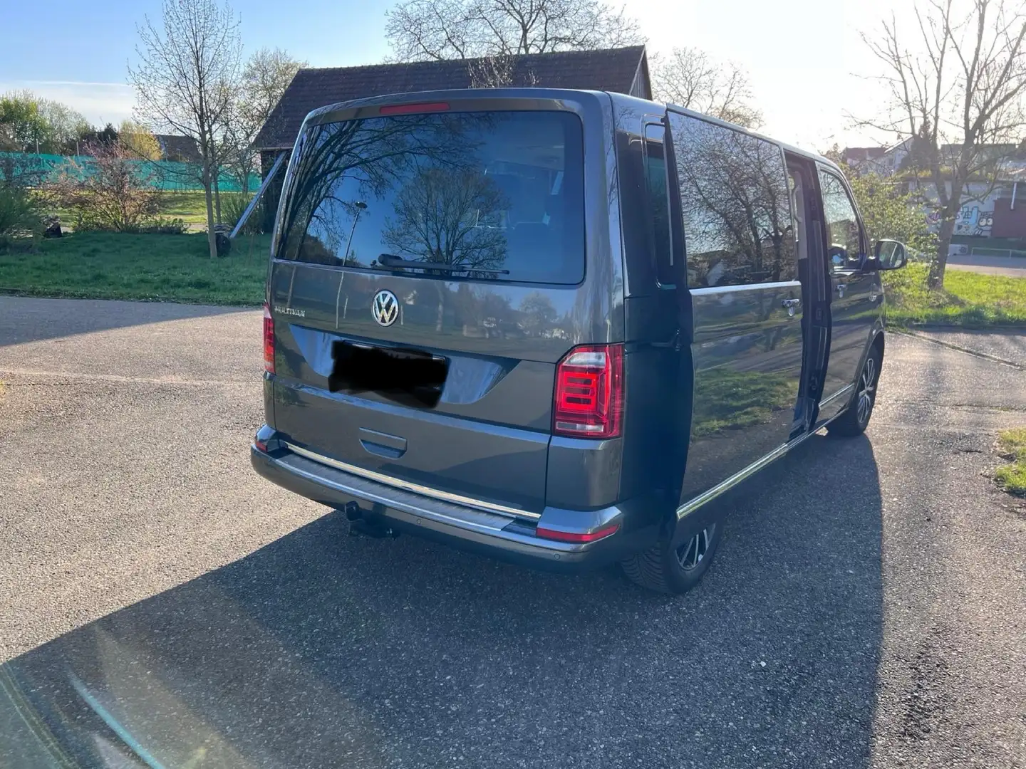 Volkswagen T6 Multivan 2.0 TDI DSG Highline LED AHK ACC STH - 2