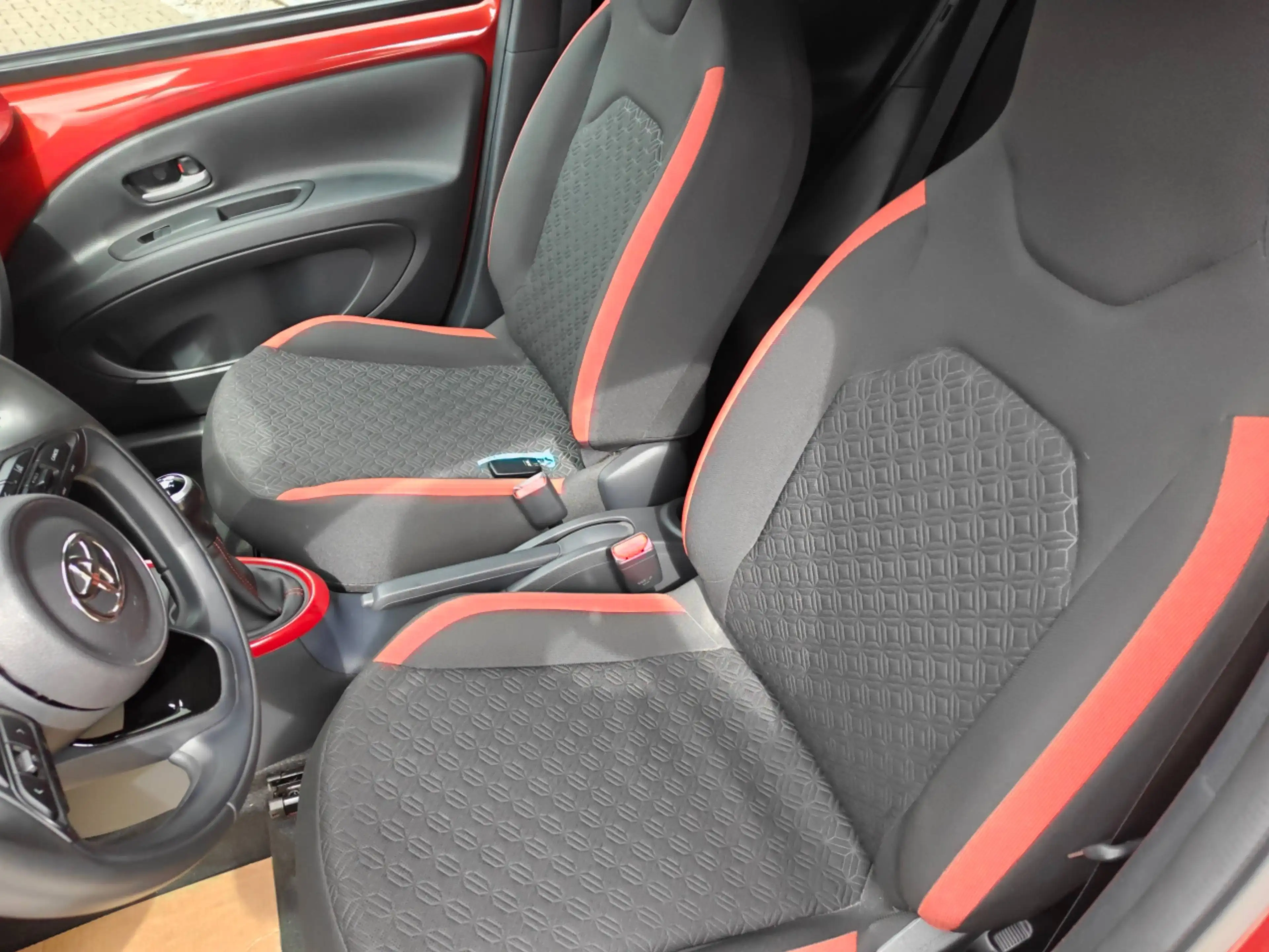 Toyota Aygo X Pulse — photo 5