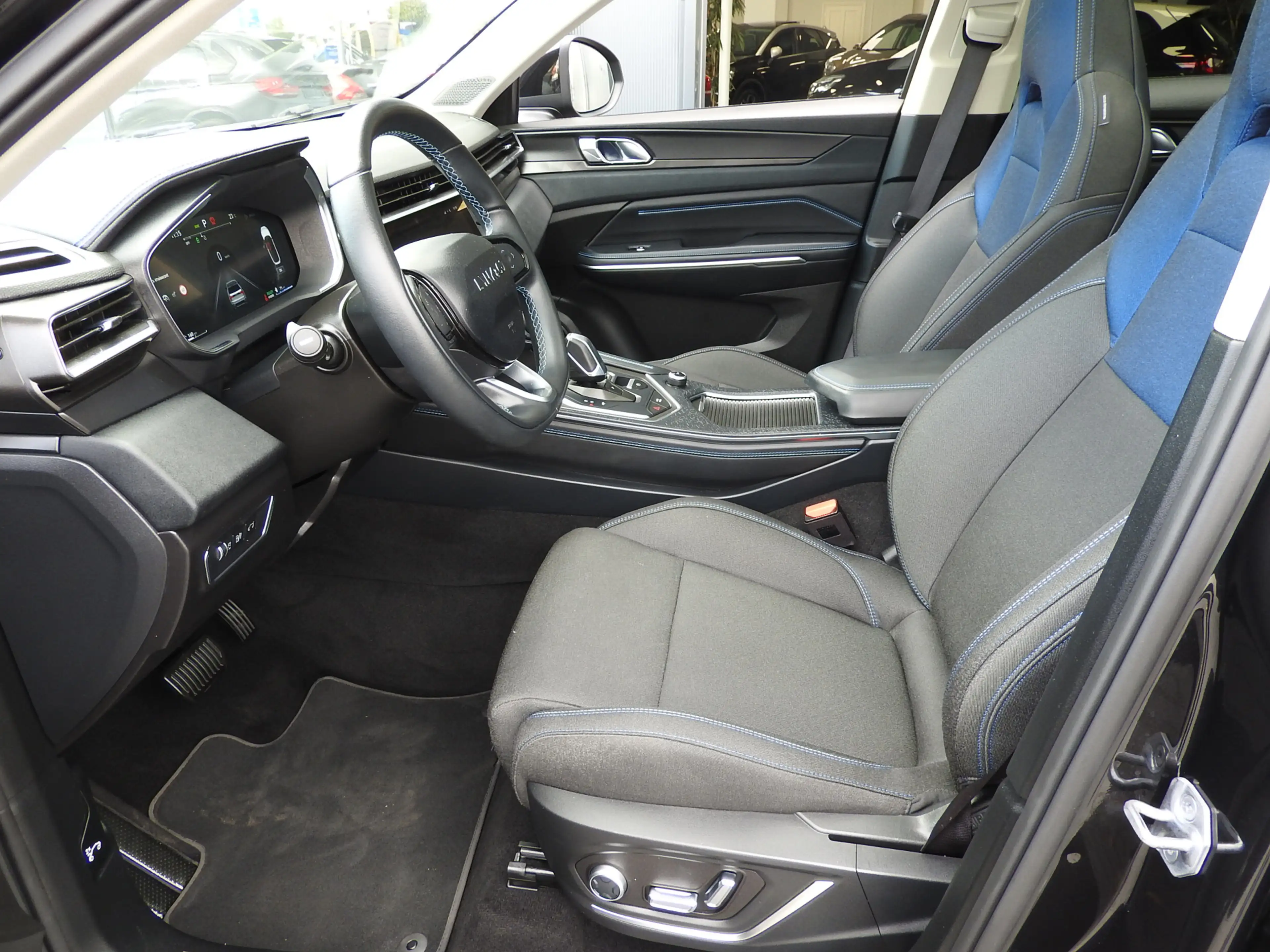Lynk & Co 01 1.5 PHEV BlackStyle, Panoramadak, 360 Camera, Memo — photo 10