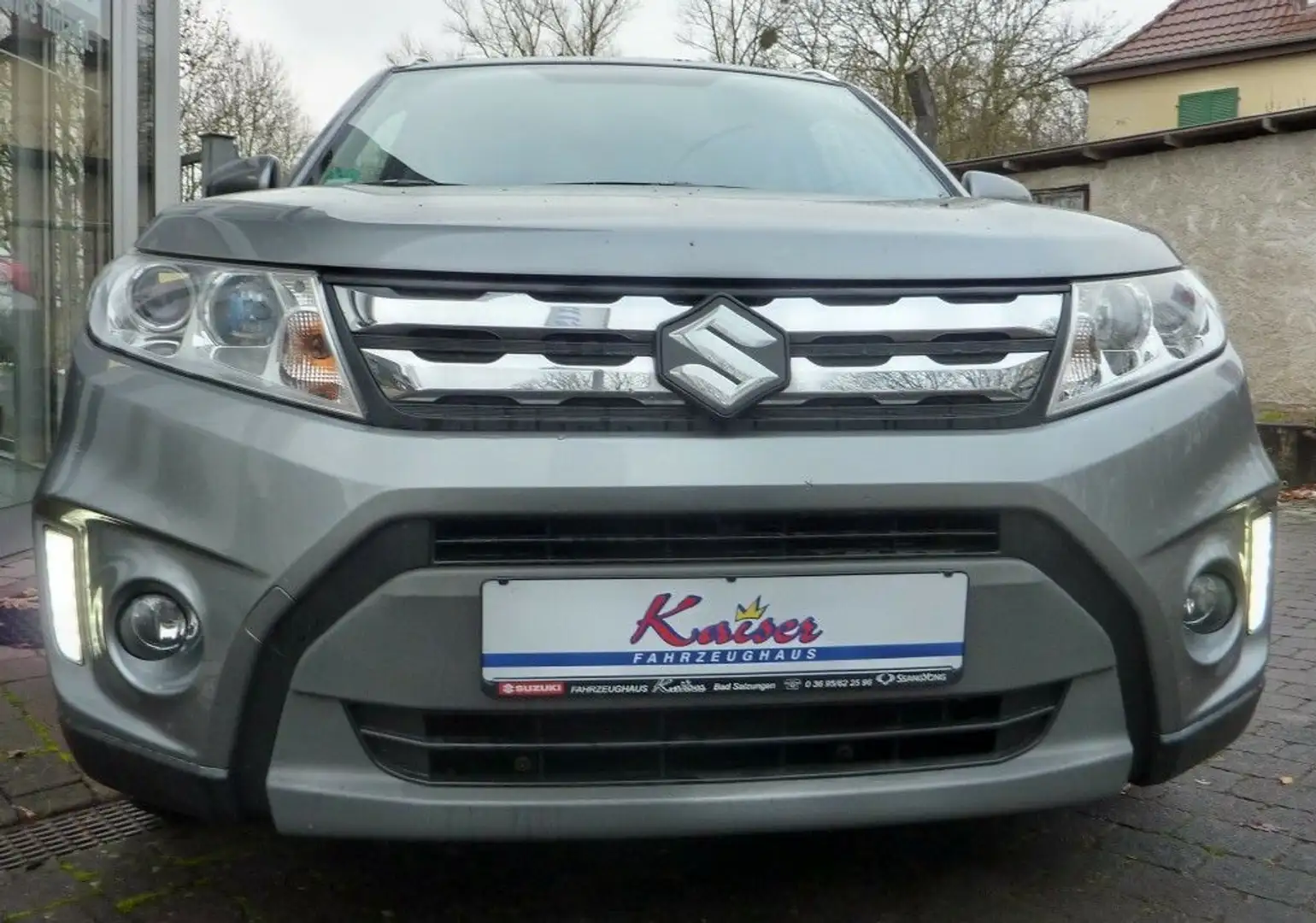 Suzuki Vitara 1.6 Comfort 4x4 Automatik Grau - 1