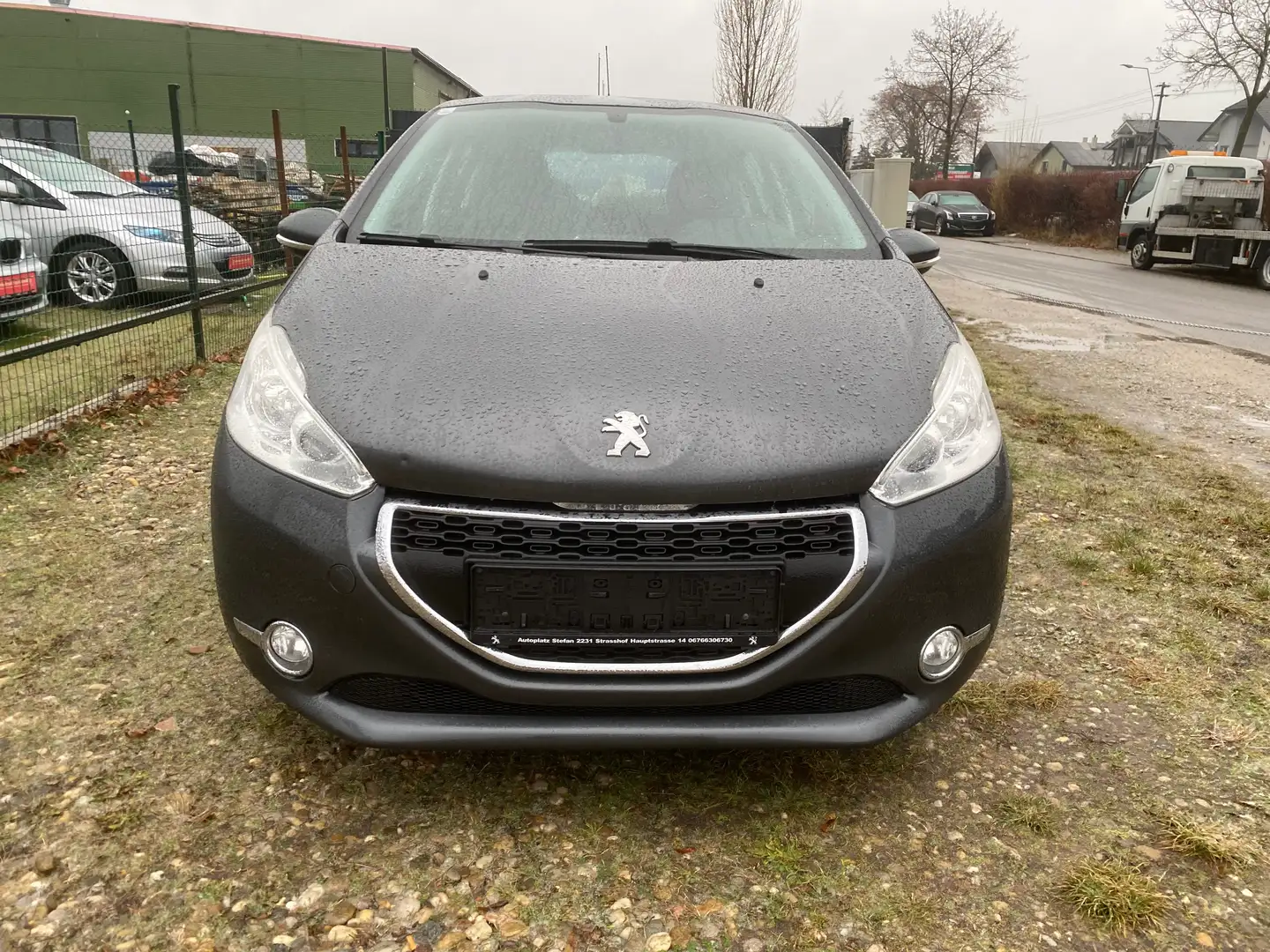 Peugeot 208 Active Grau - 1