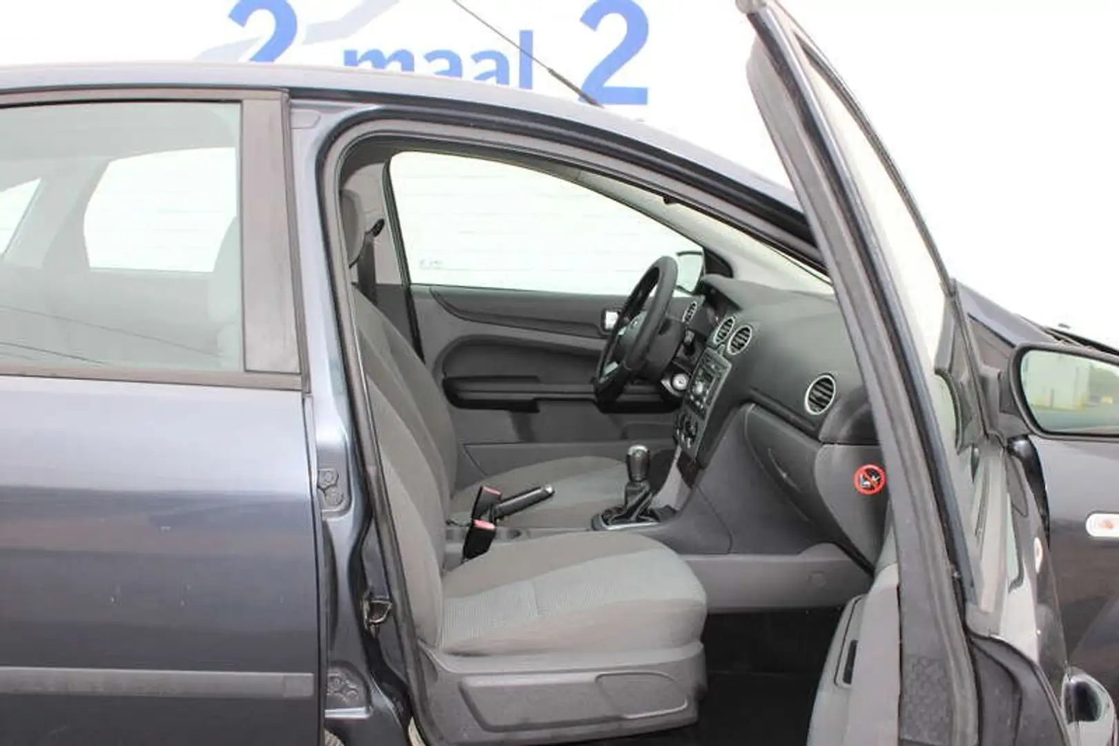 Ford Focus 1.8 Turbo TDCi Airco incl 1 JAAR garantie! Gris - 2
