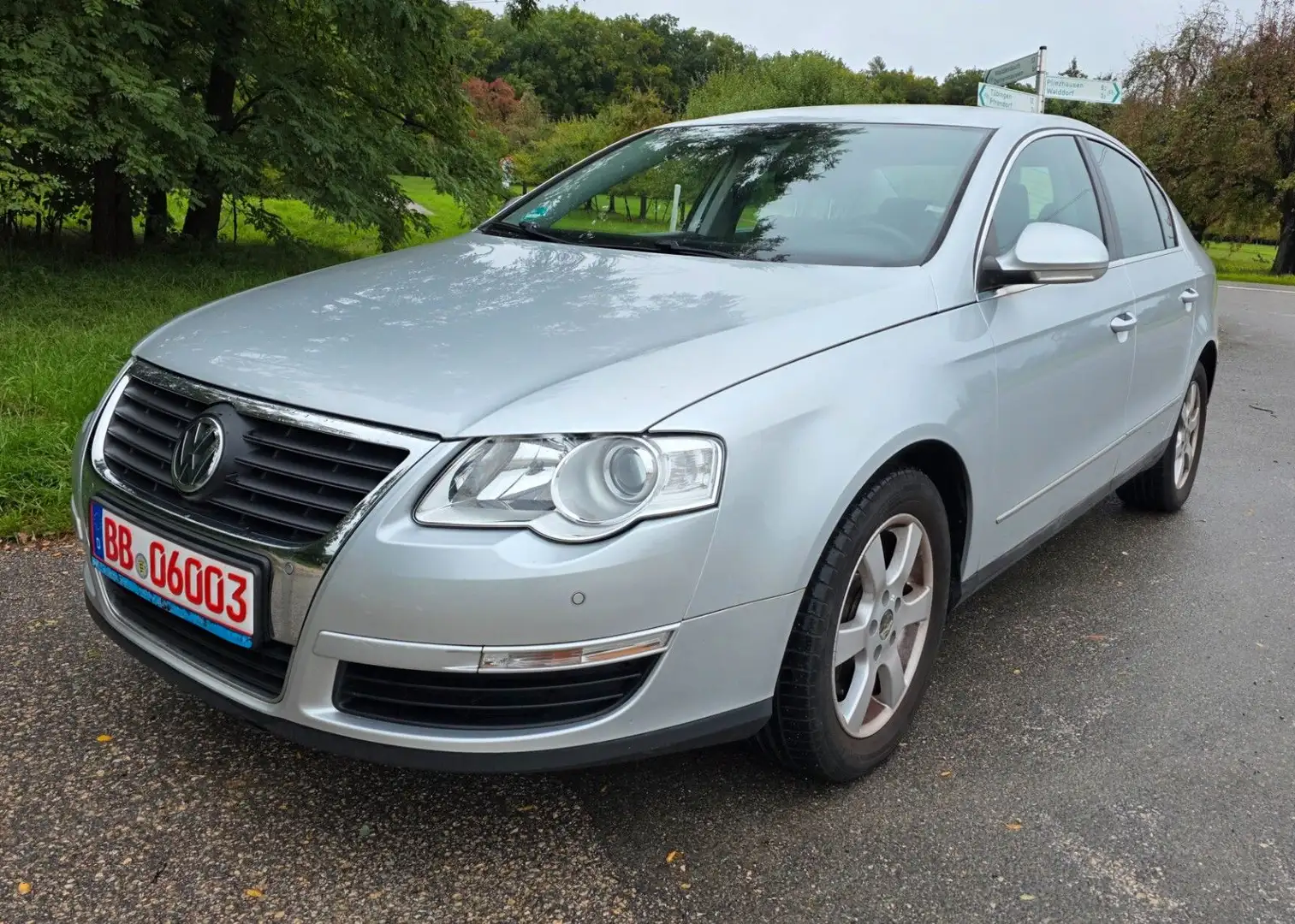 Volkswagen Passat 2.0/GARANTIE/TÜV08.26/NAVI/PDC/TEMP./SHZ Silber - 2