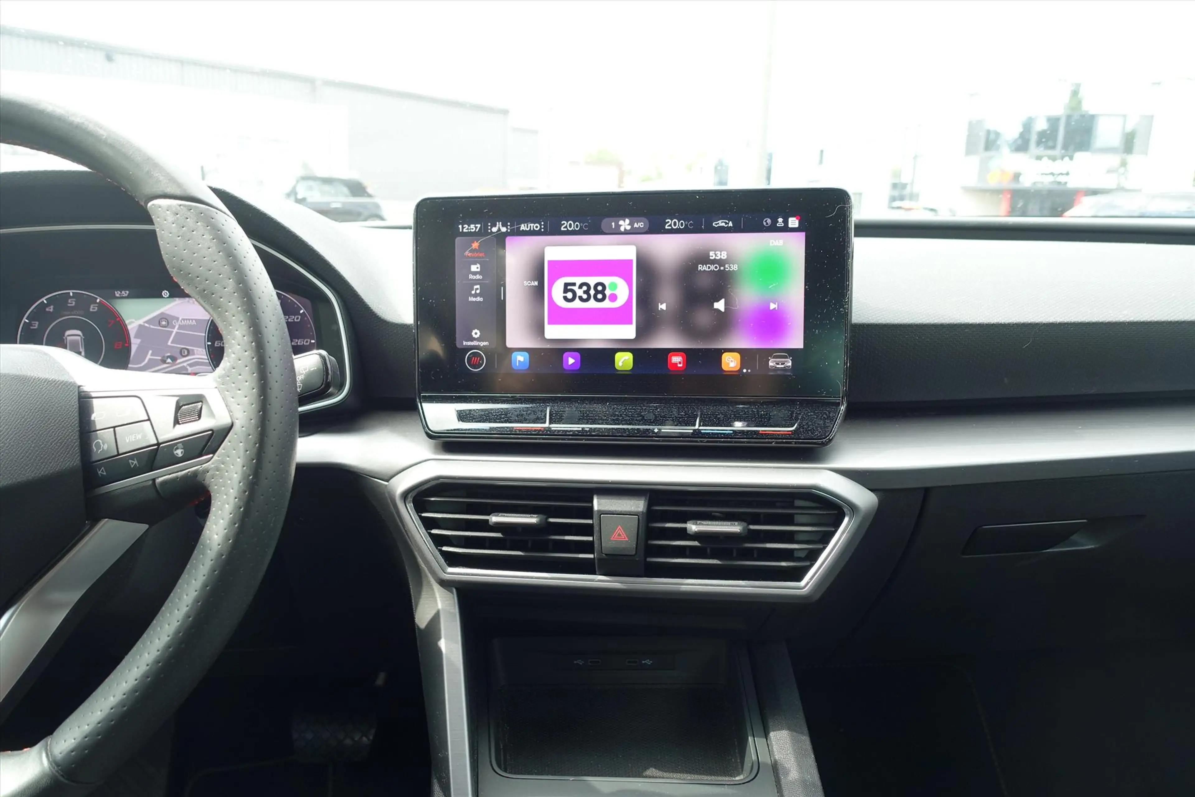 SEAT Leon 1.5 eTSI 150pk DSG-7 FR Business Intense | CAMERA — photo 13