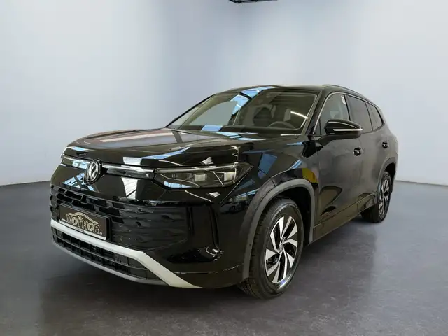 Volkswagen Tayron view 2