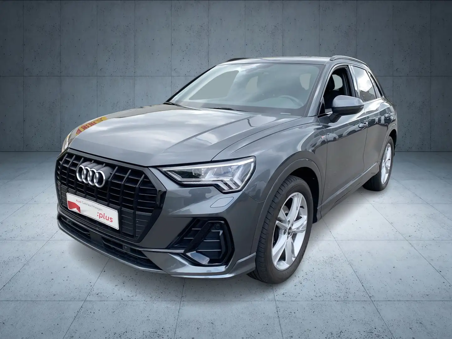Audi Q3 S line 35 TFSI S tr. Matrix 19 elHeck 360 Grau - 2