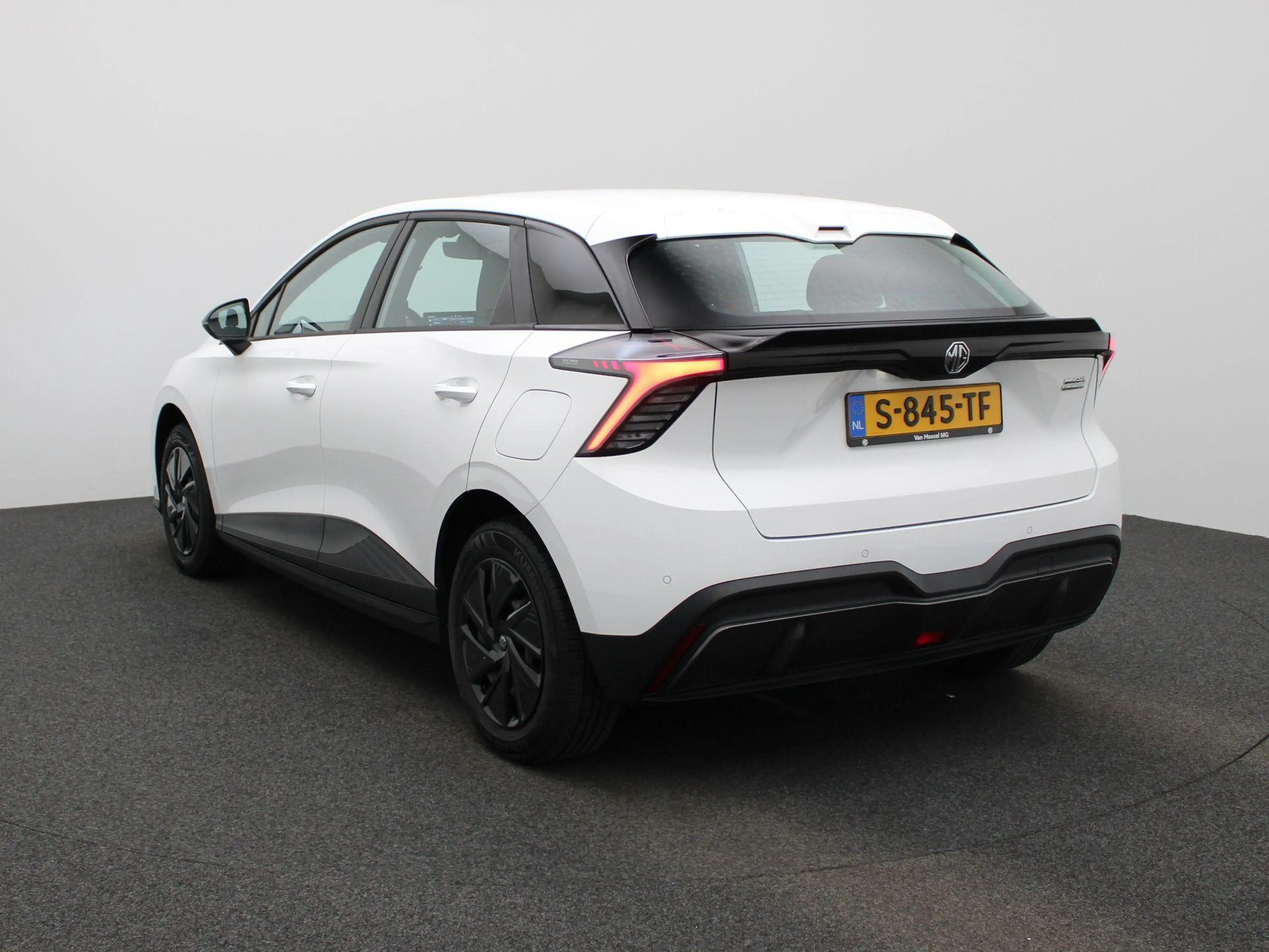 MG MG4 Electric Standard 51 kWh | WORDT VERWACHT | APPLE — photo 2