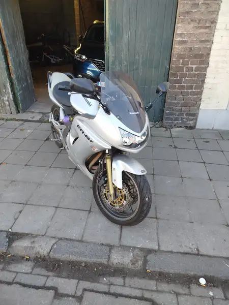 Kawasaki ER - 6 F - foto 3
