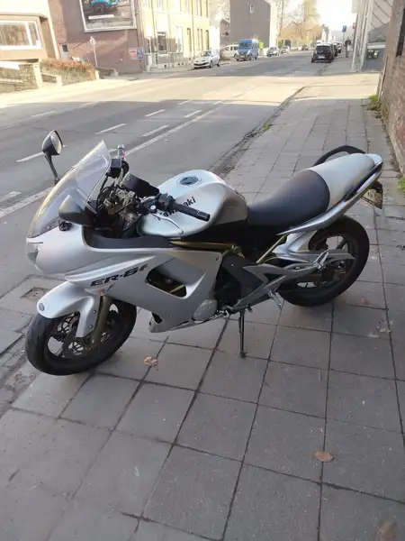 Kawasaki ER - 6 F - foto 2