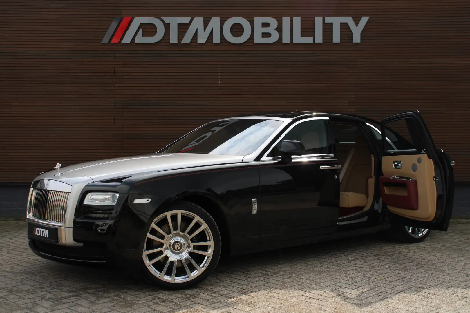 Rolls-Royce Ghost 6.6 V12 | Two Tone interior | Two Tone exterior | Negro - 2
