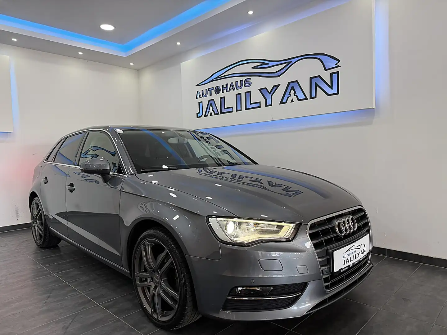 Audi A3 1,6 TDI  AHK, LED+XENON, 18 ZOLL FELGEN, TEMPOMAT Grau - 2