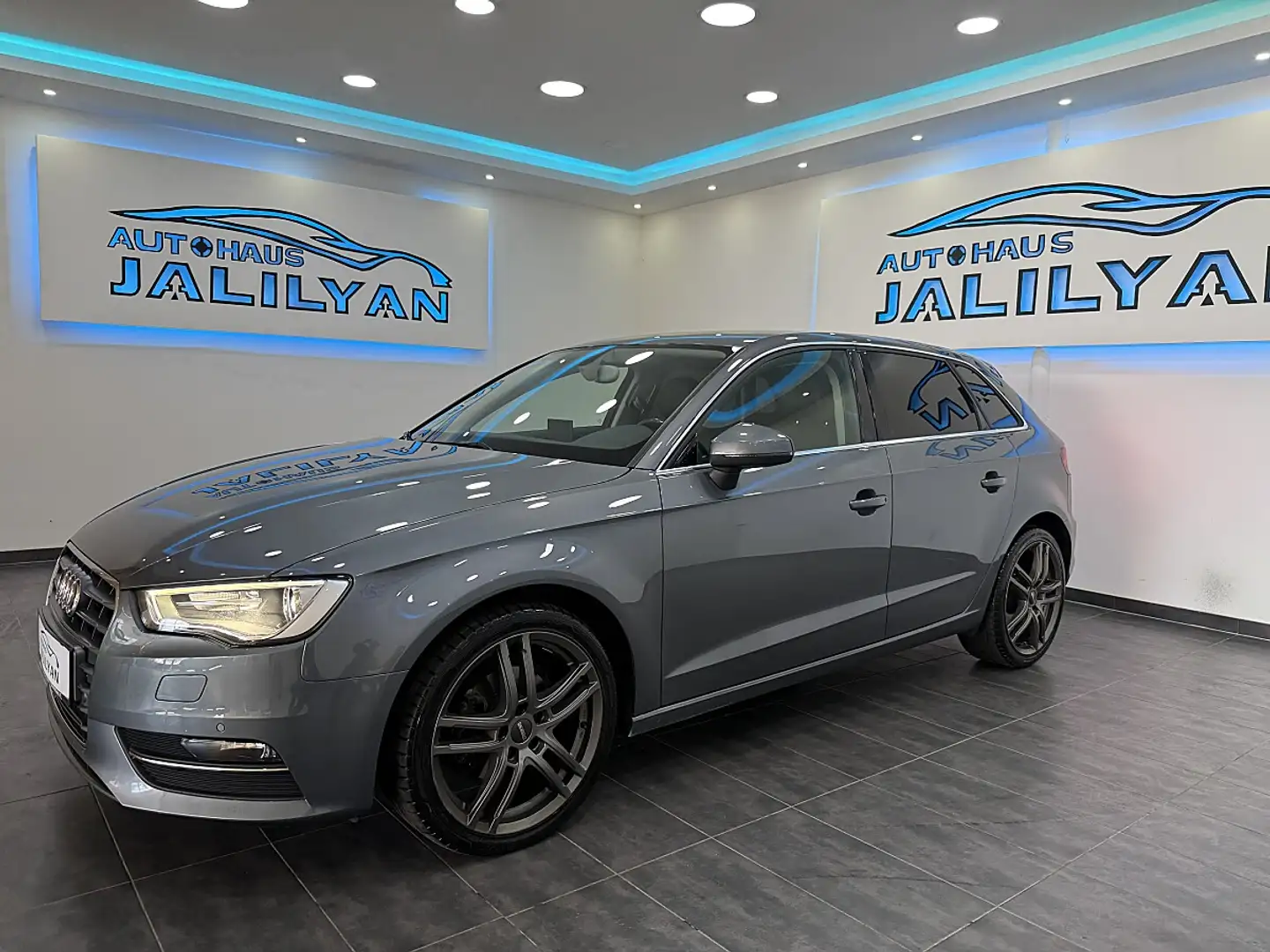 Audi A3 1,6 TDI  AHK, LED+XENON, 18 ZOLL FELGEN, TEMPOMAT Grau - 1