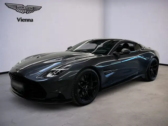 Aston Martin Vanquish Coupé | Satin CF | Titanium Exhaust