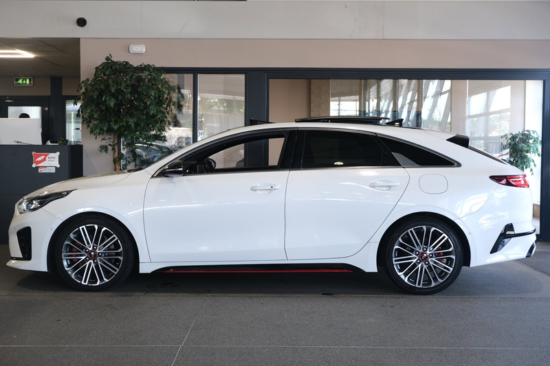 Kia ProCeed / pro_cee'd 1.6 T-GDI GT AUT 204 PK Pano Navi Cam Led Cruise L — photo 9