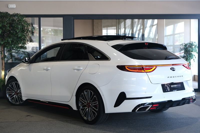 Kia ProCeed / pro_cee'd 1.6 T-GDI GT AUT 204 PK Pano Navi Cam Led Cruise L — photo 8