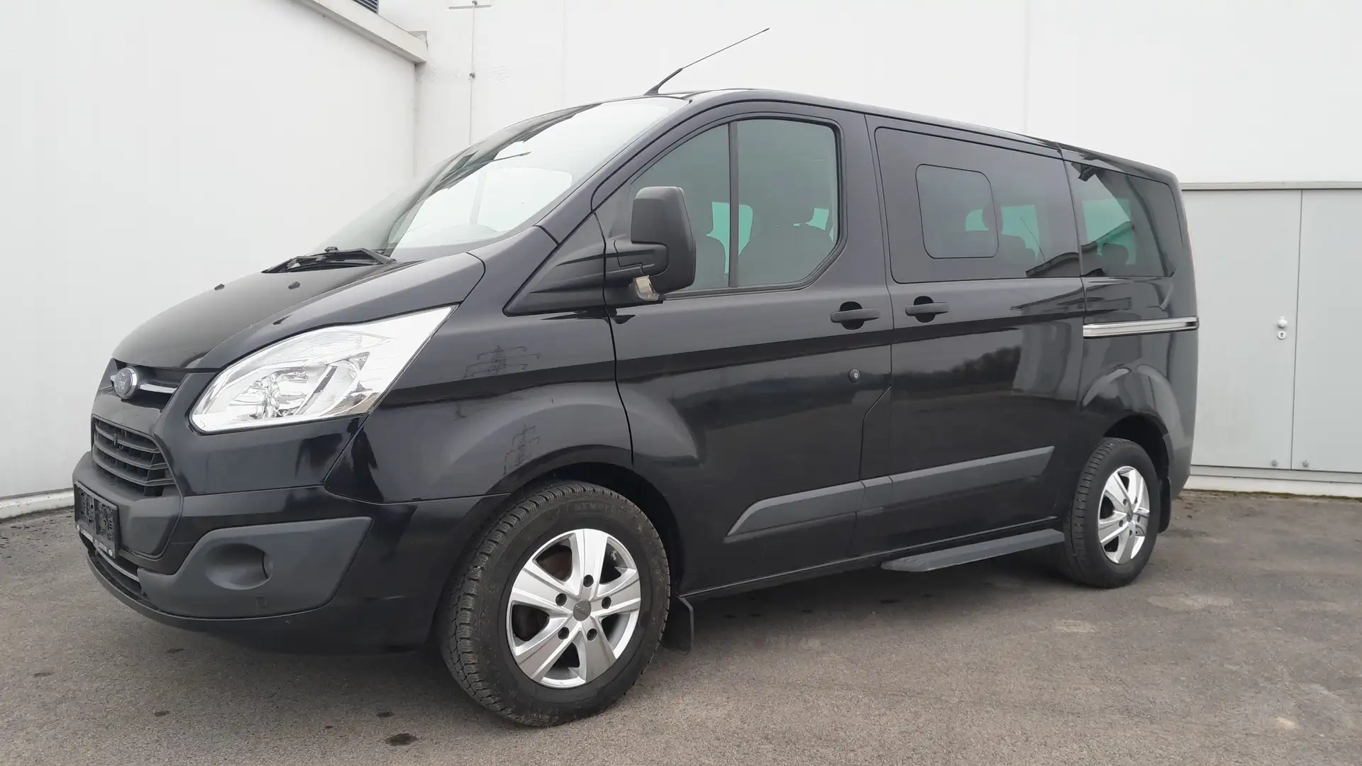 Ford Transit Custom Transit Custom Variobus 2,0 TDCI Trend Family Van Noir - 1