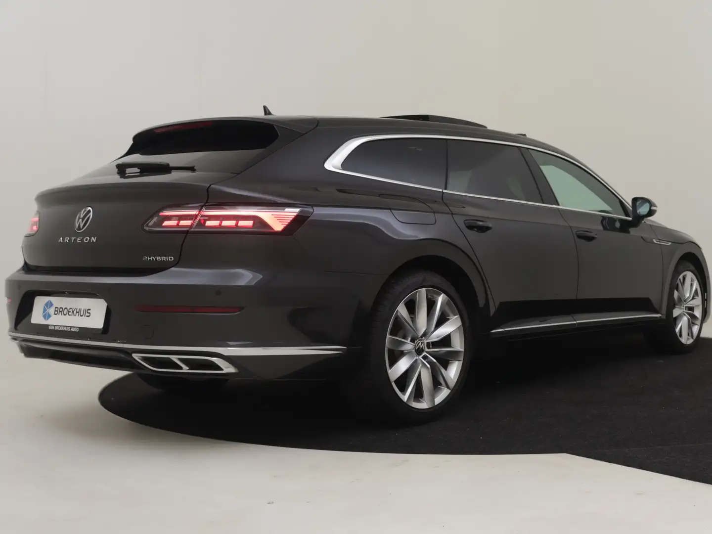 Volkswagen Arteon Shooting Brake R-Line Business+ eHybrid Trekhaak | Grigio - 2