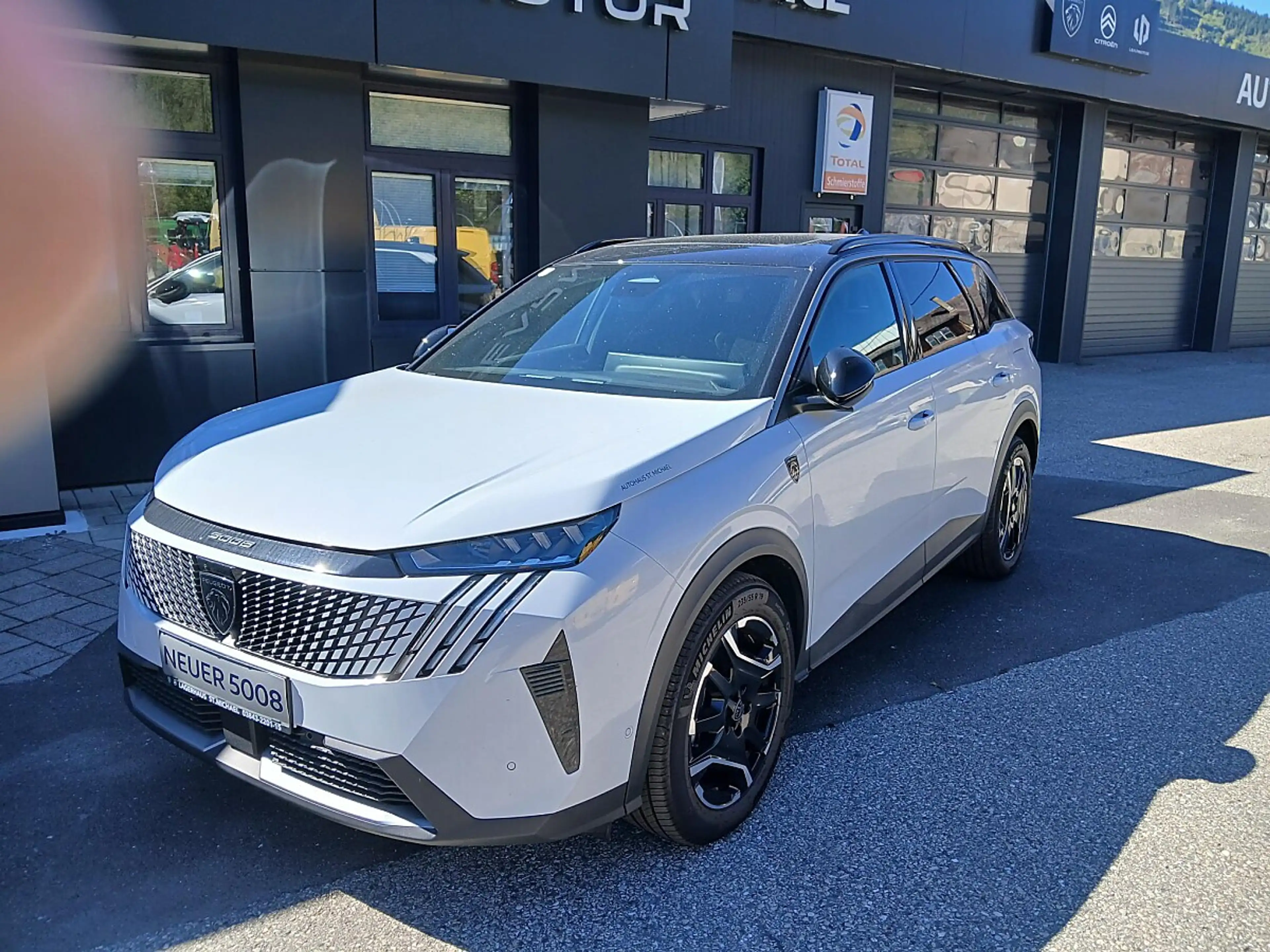 Peugeot 5008 PHEV 225 e-DCS7 Aut.