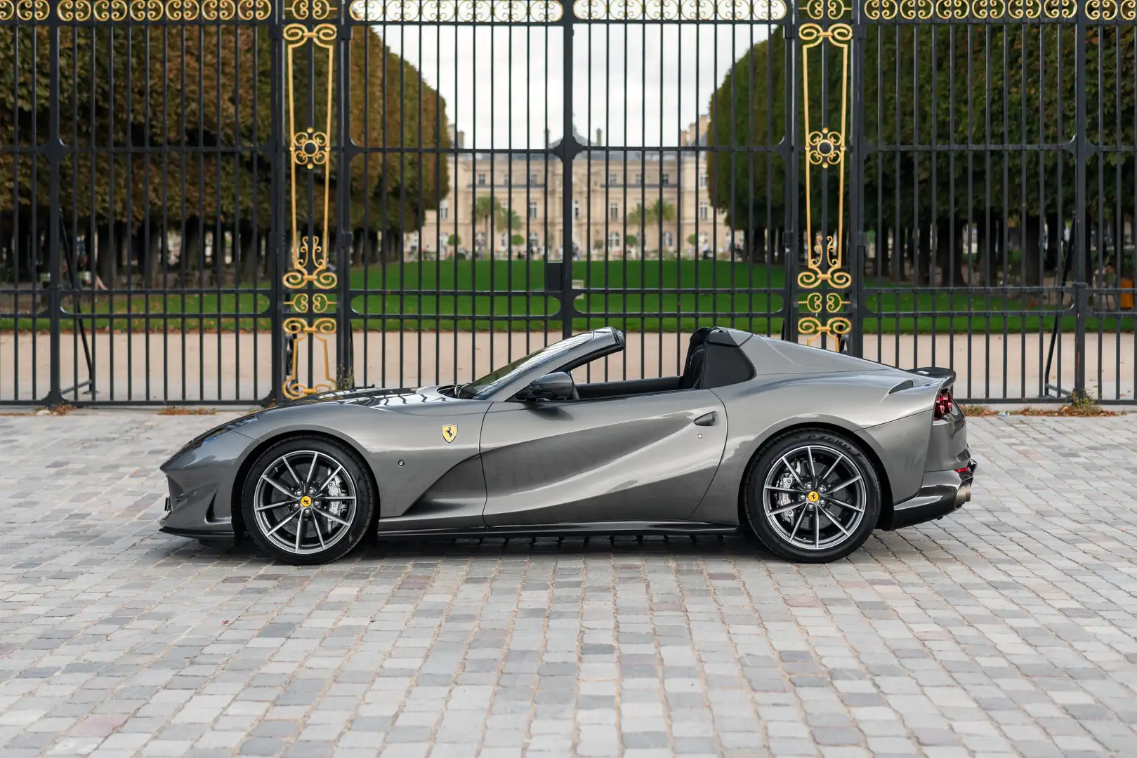 Ferrari 812 GTS 6.5 V12 800ch - Grigio Ferro, 9 800 km, carbon Gris - 2