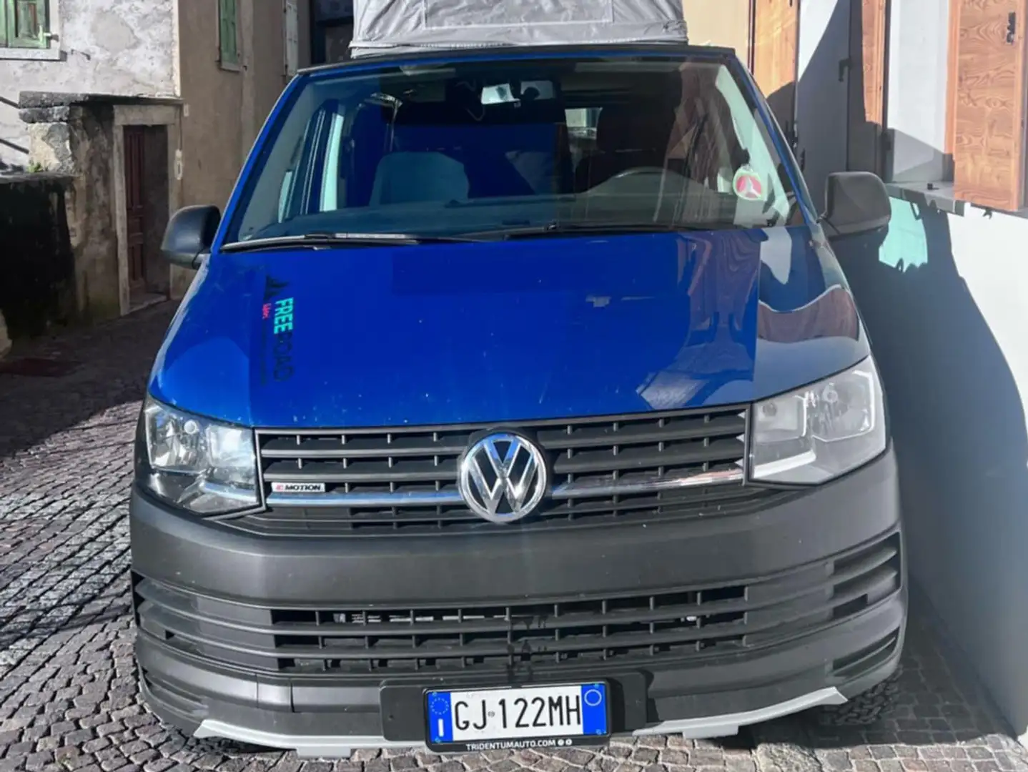 Volkswagen T6 Kombi 4 Motion 5 posti Blu/Azzurro - 1