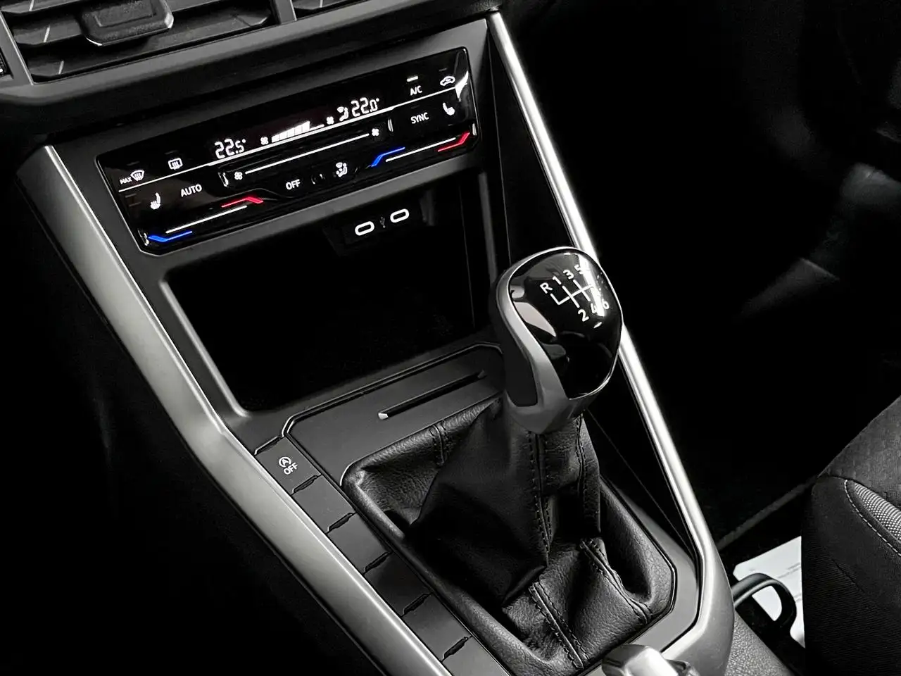 Volkswagen Taigo 1.0 TSI 110pk / Camera / Carplay / Navigatie / Zetelverwarming, миниатюра 17