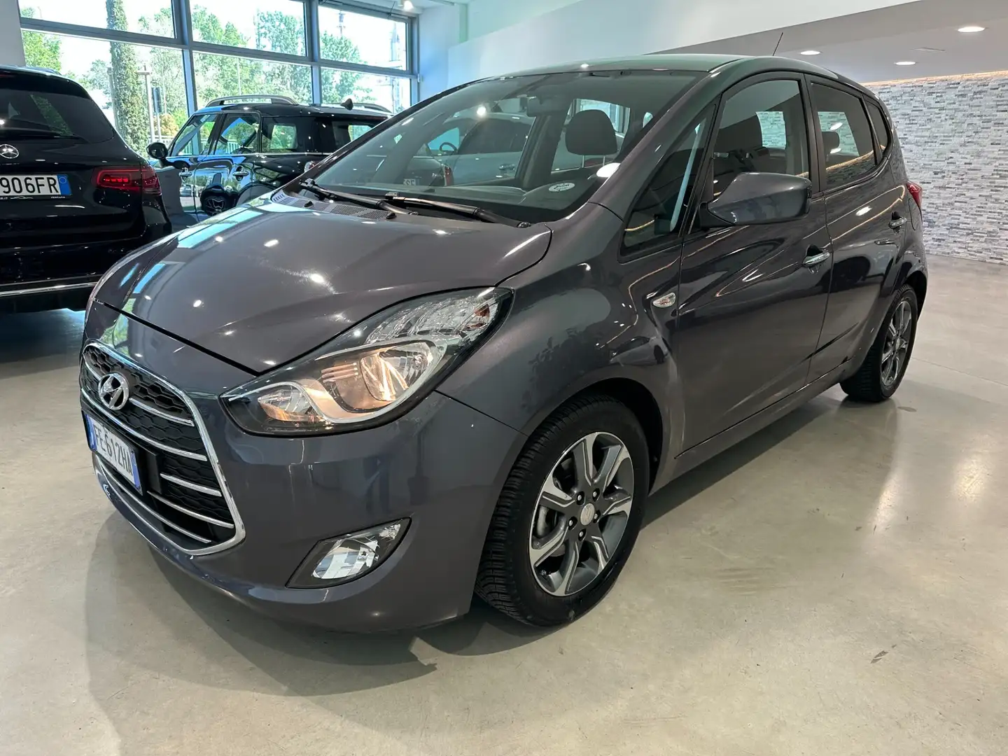 Hyundai iX20 1.6 CRDI 115 CV Comfort Šedá - 2