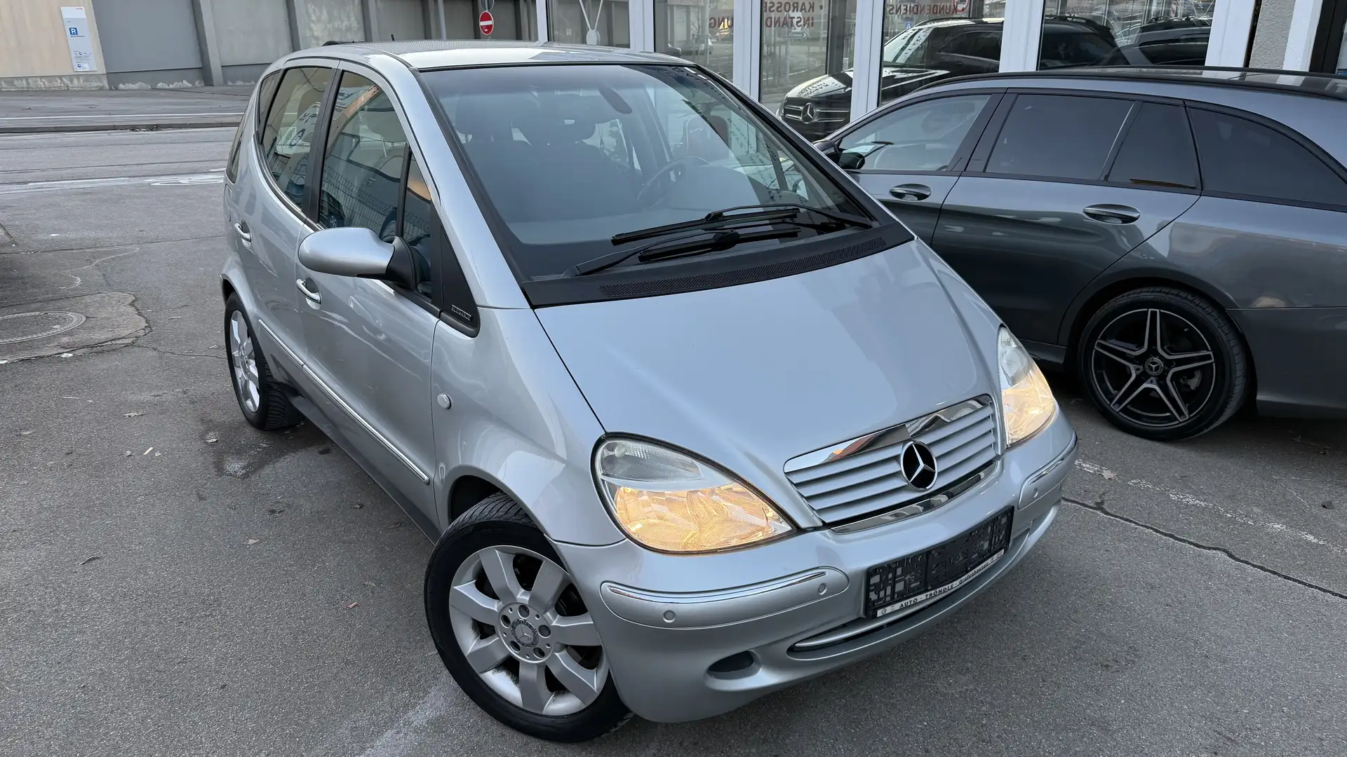 Mercedes-Benz A 190 Elegance 2.HD Automatik Klima PDC NAVI NEU TÜV Silber - 2