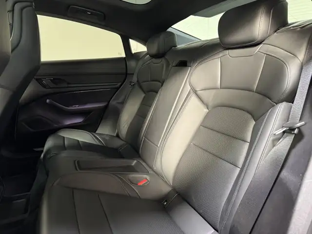 Porsche Taycan view 10
