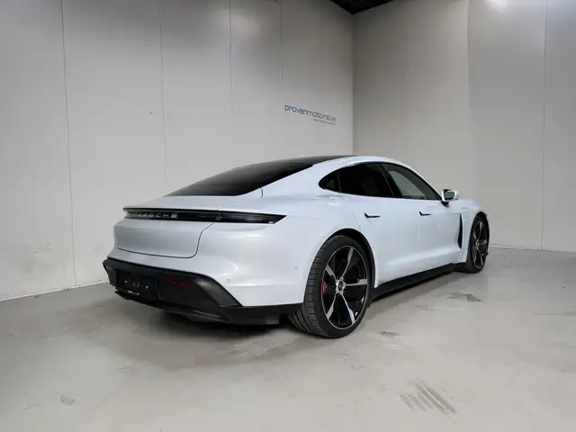 Porsche Taycan view 3