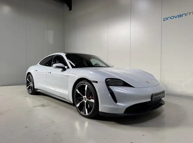 Porsche Taycan view 5