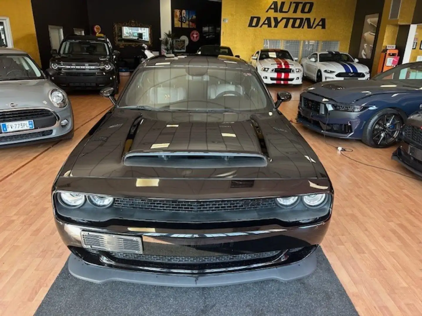 Dodge Challenger 6.4 V8  automatica Zwart - 2