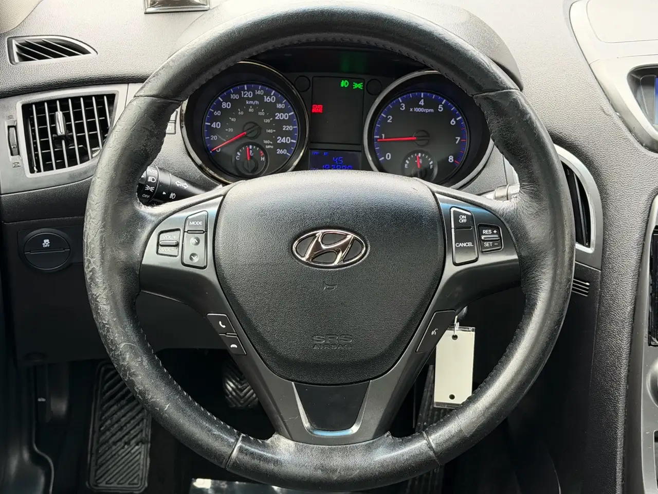 Hyundai Genesis снимка Hyundai Genesis