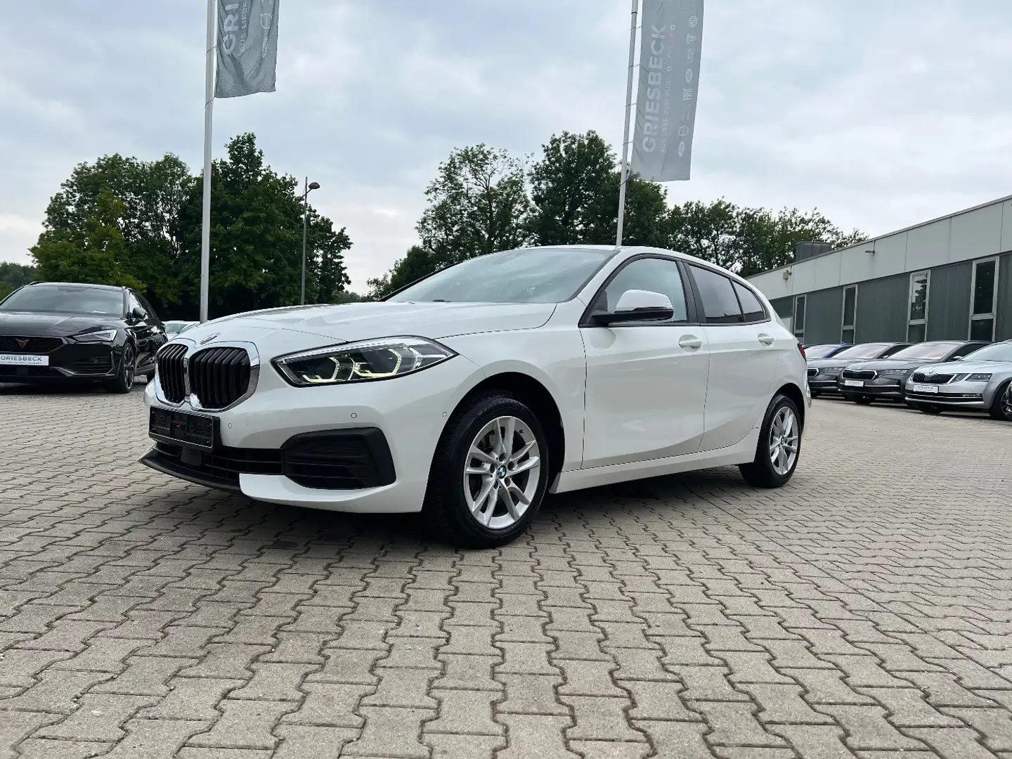 BMW 118 d Advantage *LED Navi Kamera DAB PDC v+h* Blanco - 1